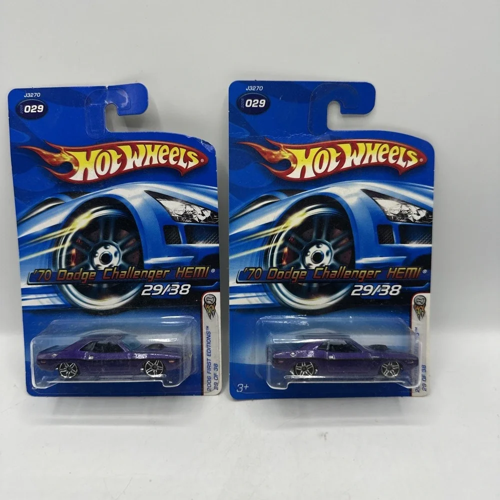 Hot Wheels '70 Dodge Challenger Hemi (lot Of 2)‎ #29